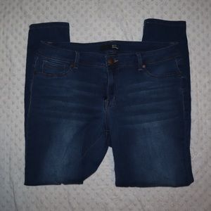 1822 Denim Skinny Jeans - NWOT - Comfy fit